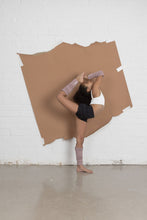 Load image into Gallery viewer, Celine Ruffle Short